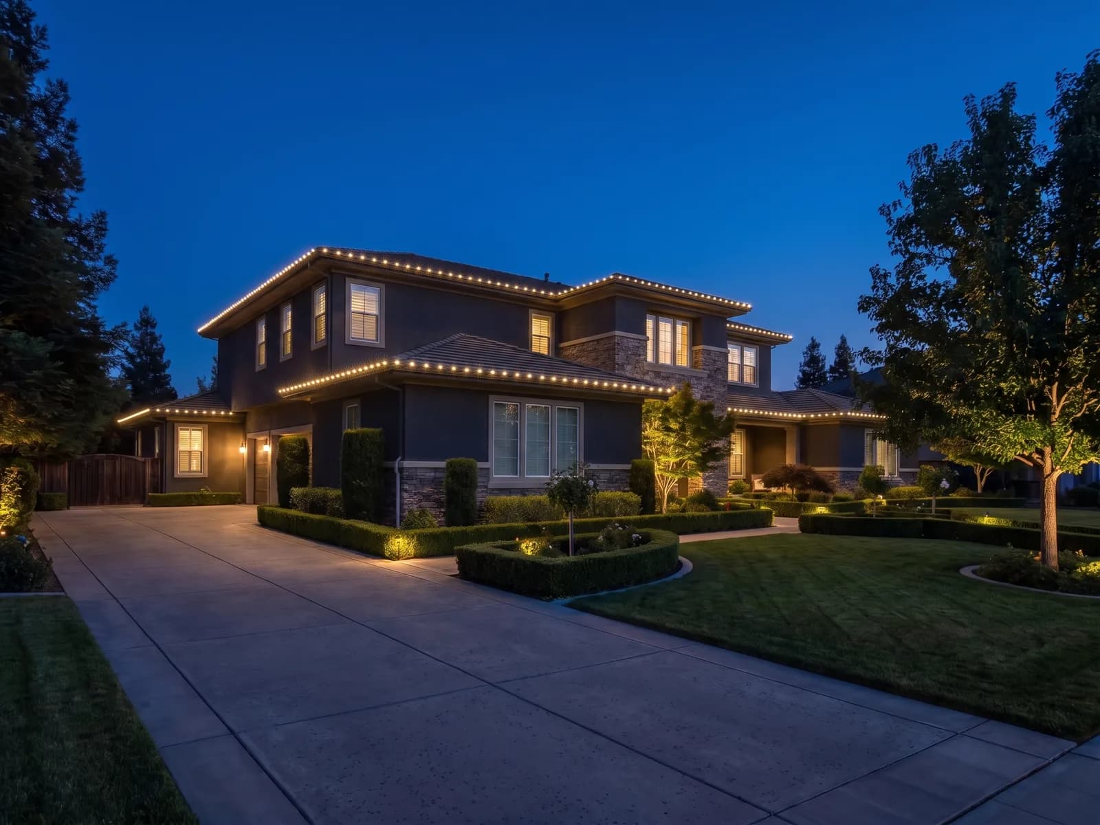 Permanent Roofline Lighting
